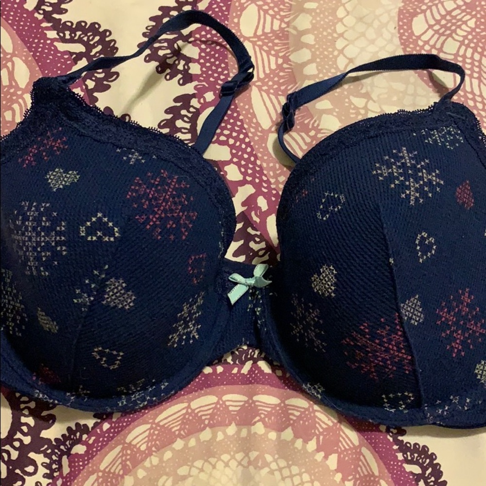 Never worn Victoria secret bra